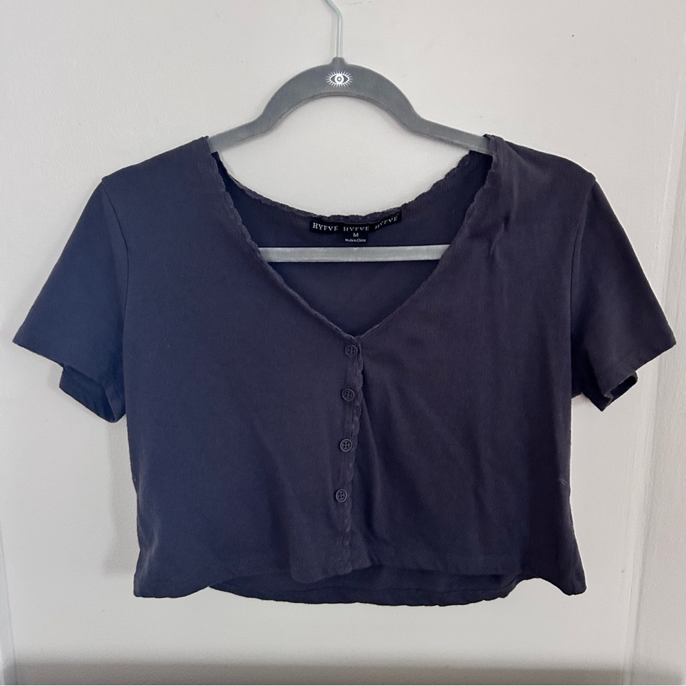 Gray lace-trimmed crop top